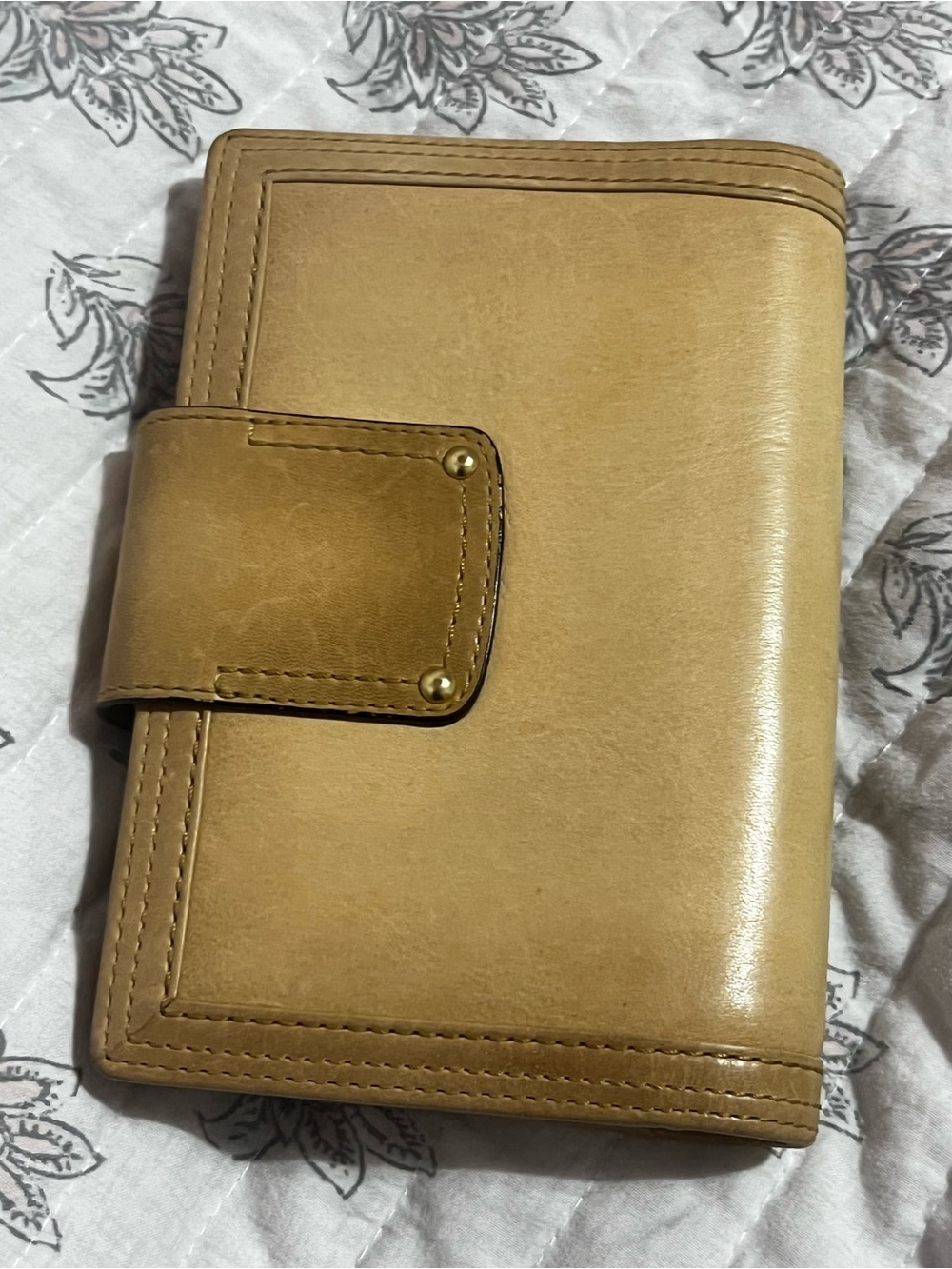 Coach Beige Leather Legacy Turnlock Agenda - Picture 2 of 9